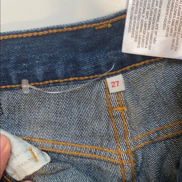 Brand new Levi shorts - Picture 4 of 4